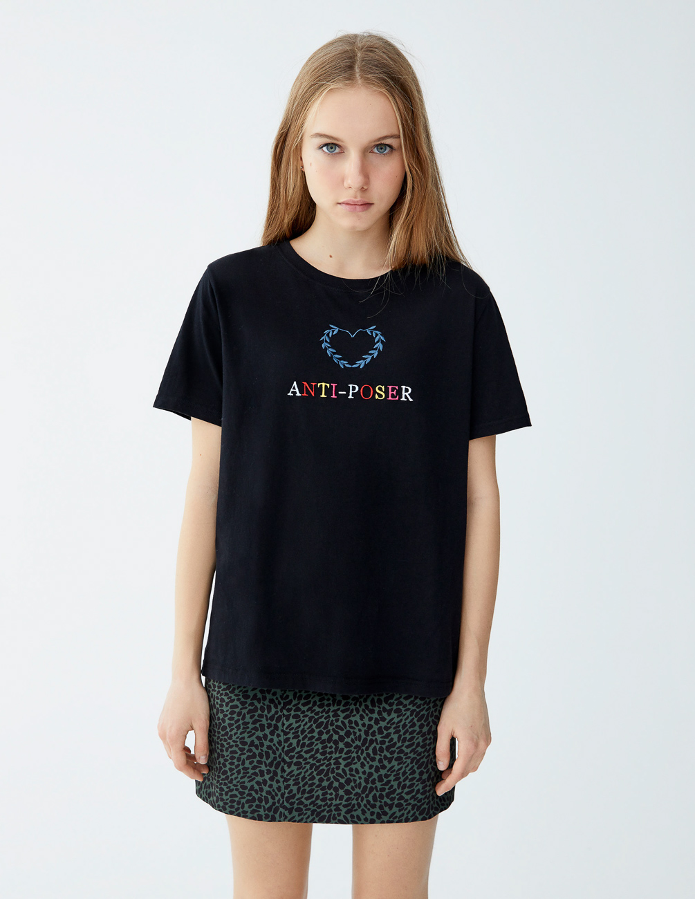 

Футболка PULL & BEAR Ж1066229 (9245/377/800) цвет черный M