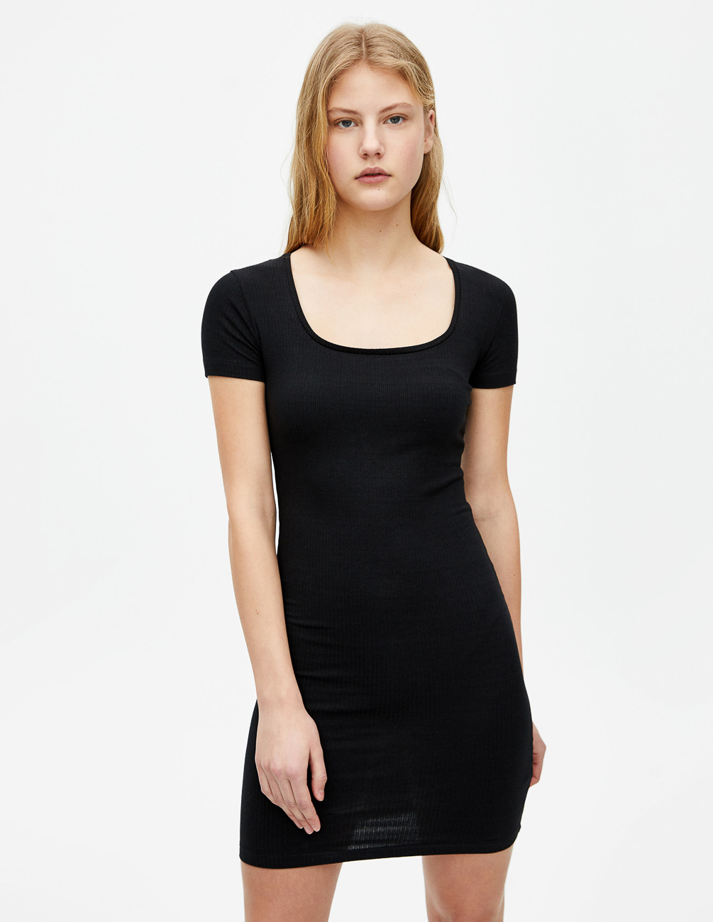 

Платье PULL & BEAR Ж1066753 (5390/327/800) цвет черный M