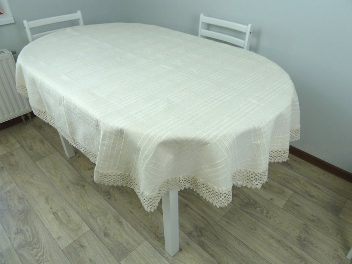 

Скатерть хлопковая CARDION овальная Monika 140x180 белая