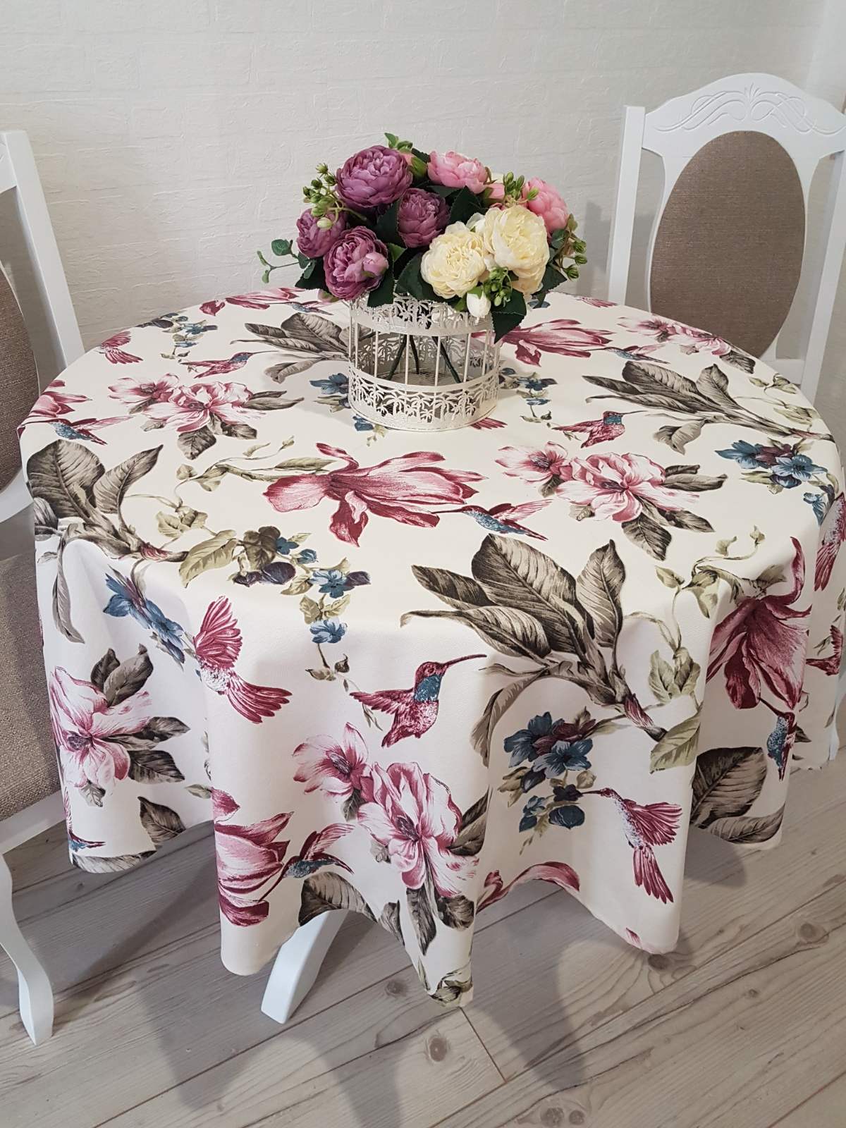 

Скатерть с тефлоновой пропиткой колибри бордо 160см КРУГЛАЯ