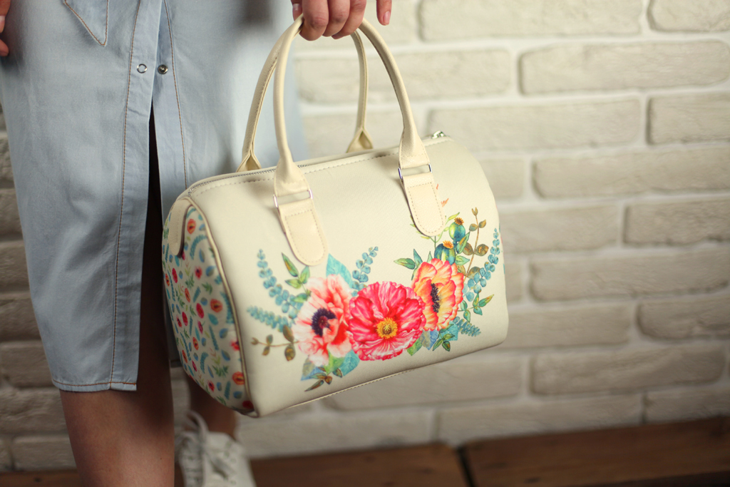 

Сумка бочонок Barrel Presentville Цветочная композиция на бежевом фоне 28x18x17 см