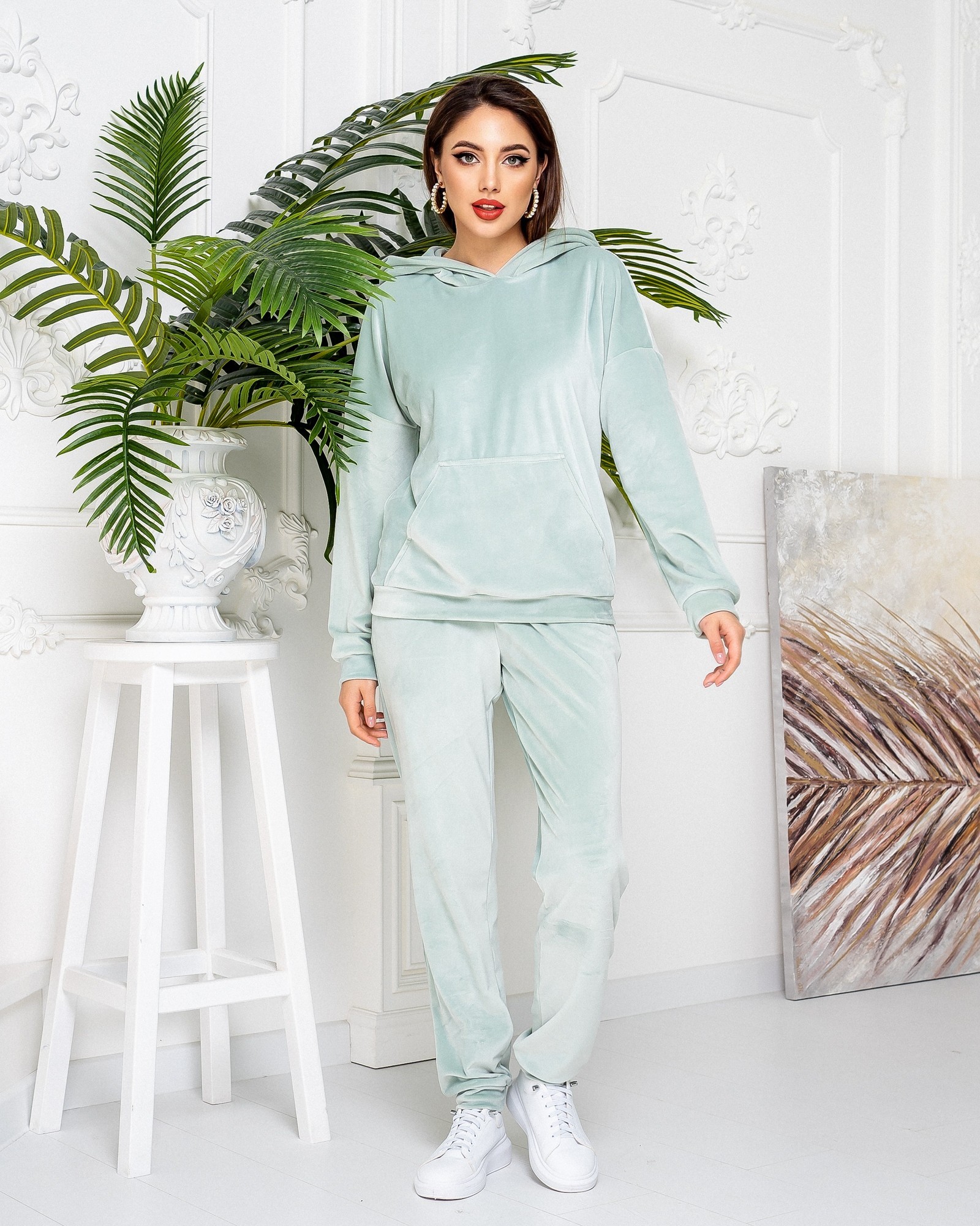 

Женский костюм MaLika велюровый с капюшоном  6XL ментоловый М419, Женский костюм MaLika велюровый с капюшоном 60 6XL ментоловый М419