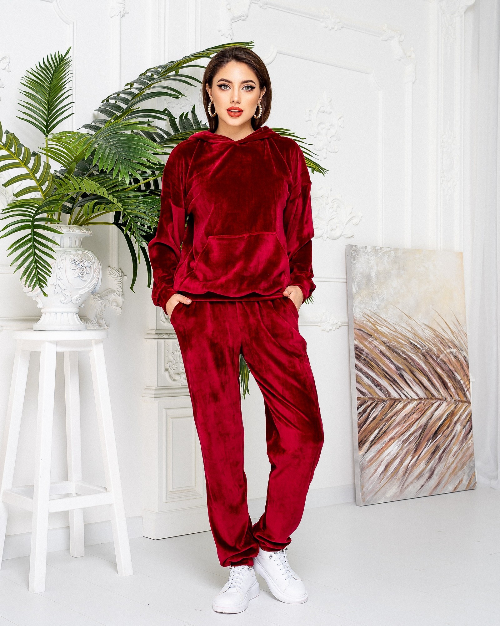 

Женский костюм MaLika велюровый с капюшоном  4XL красный М419, Женский костюм MaLika велюровый с капюшоном 56 4XL красный М419