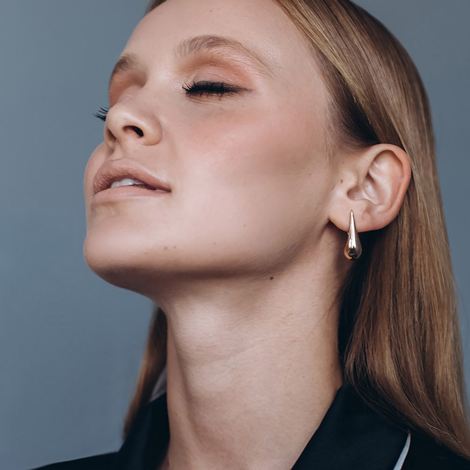 

Средние серьги Скромность в красном золоте 3.1 см с06420 Оникс