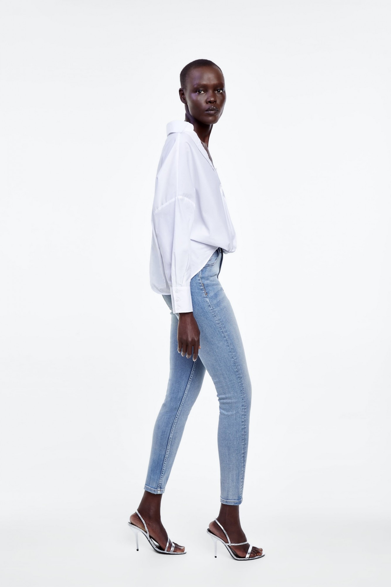 

Джинсы ZARA 36 голубой 8032845341339
