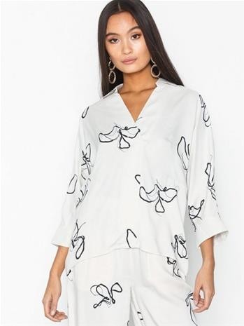 

Женский топ Selected femme 36 белый 8032845341218