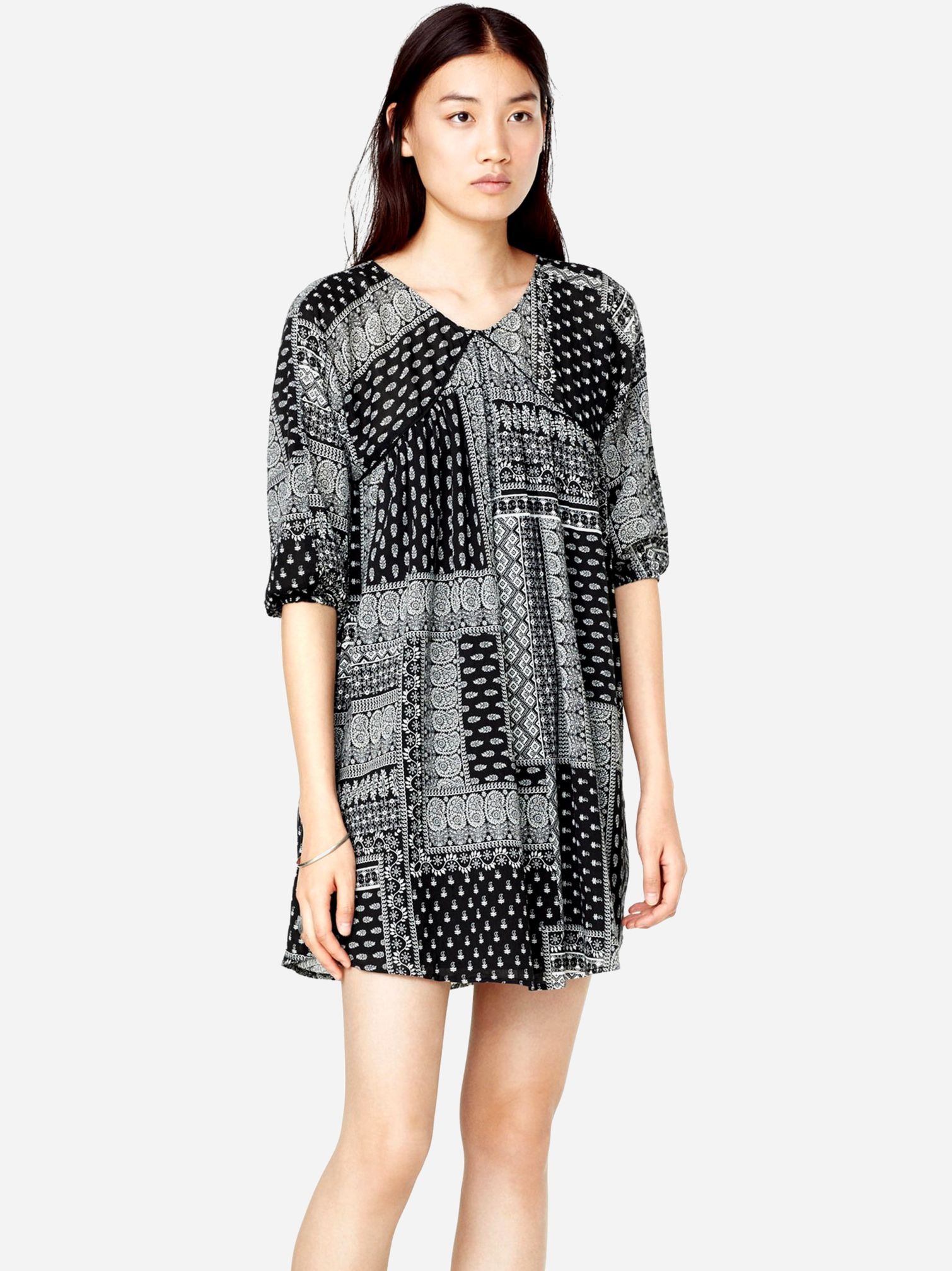 

Платье Mango 51075688 M Черное