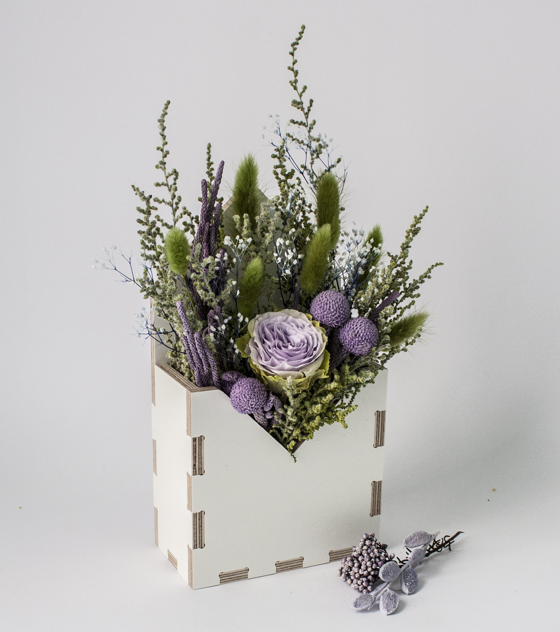 

Фито-конвертик Artis Green ручной работы "Lilac Rose" из стабилизированных растений фиолетовый S56