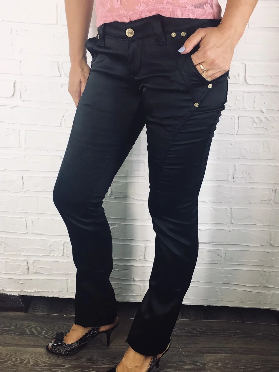 

Брюки атласные черные CRO JEANS D015 27