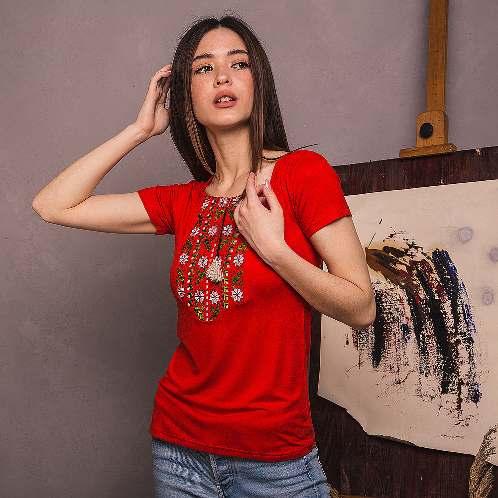 

Вышиванка женская Moderika Floral красного цвета XXXL