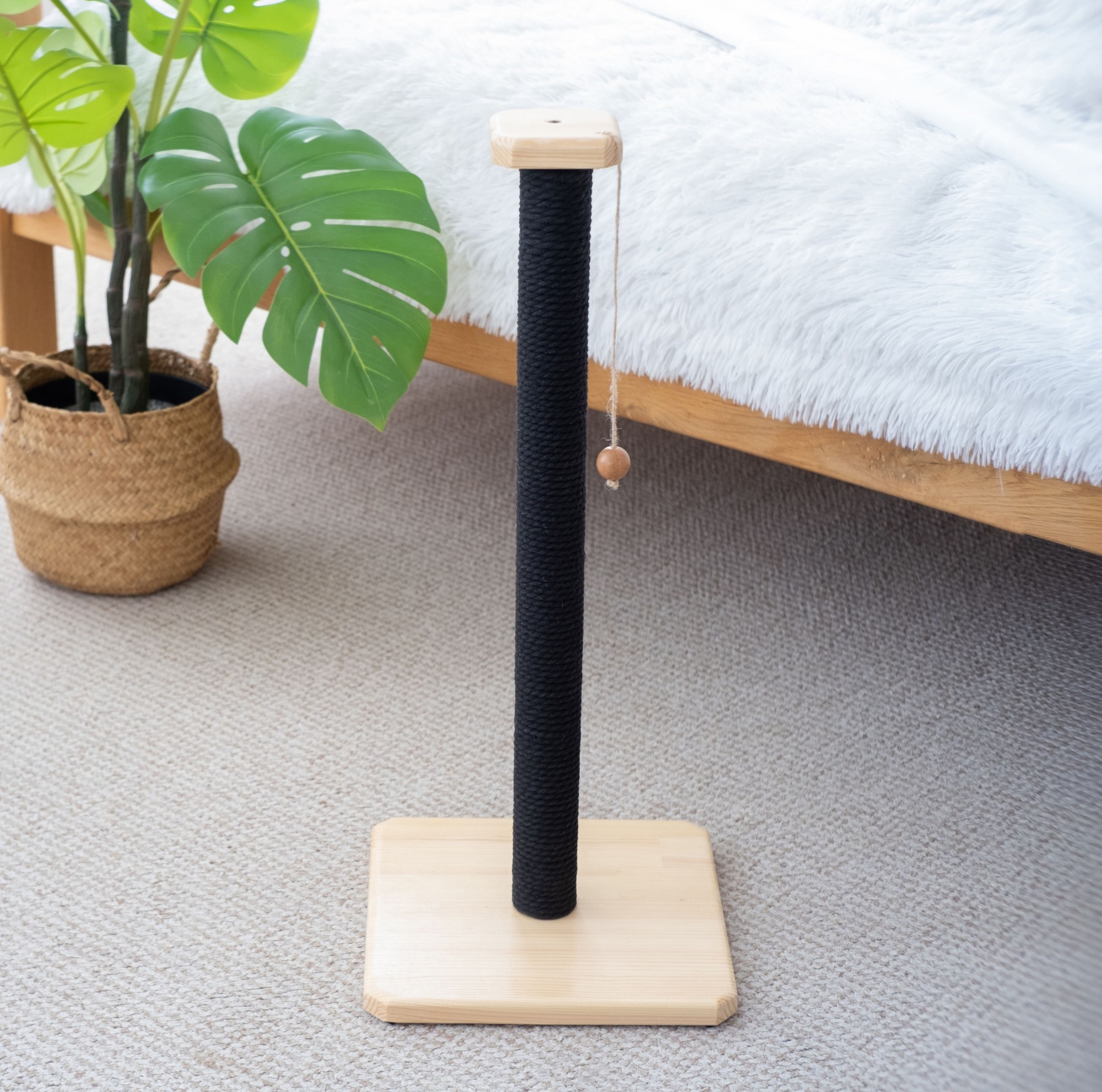 

Когтеточка столбик Pets Lounge Little Black, высота 55 см