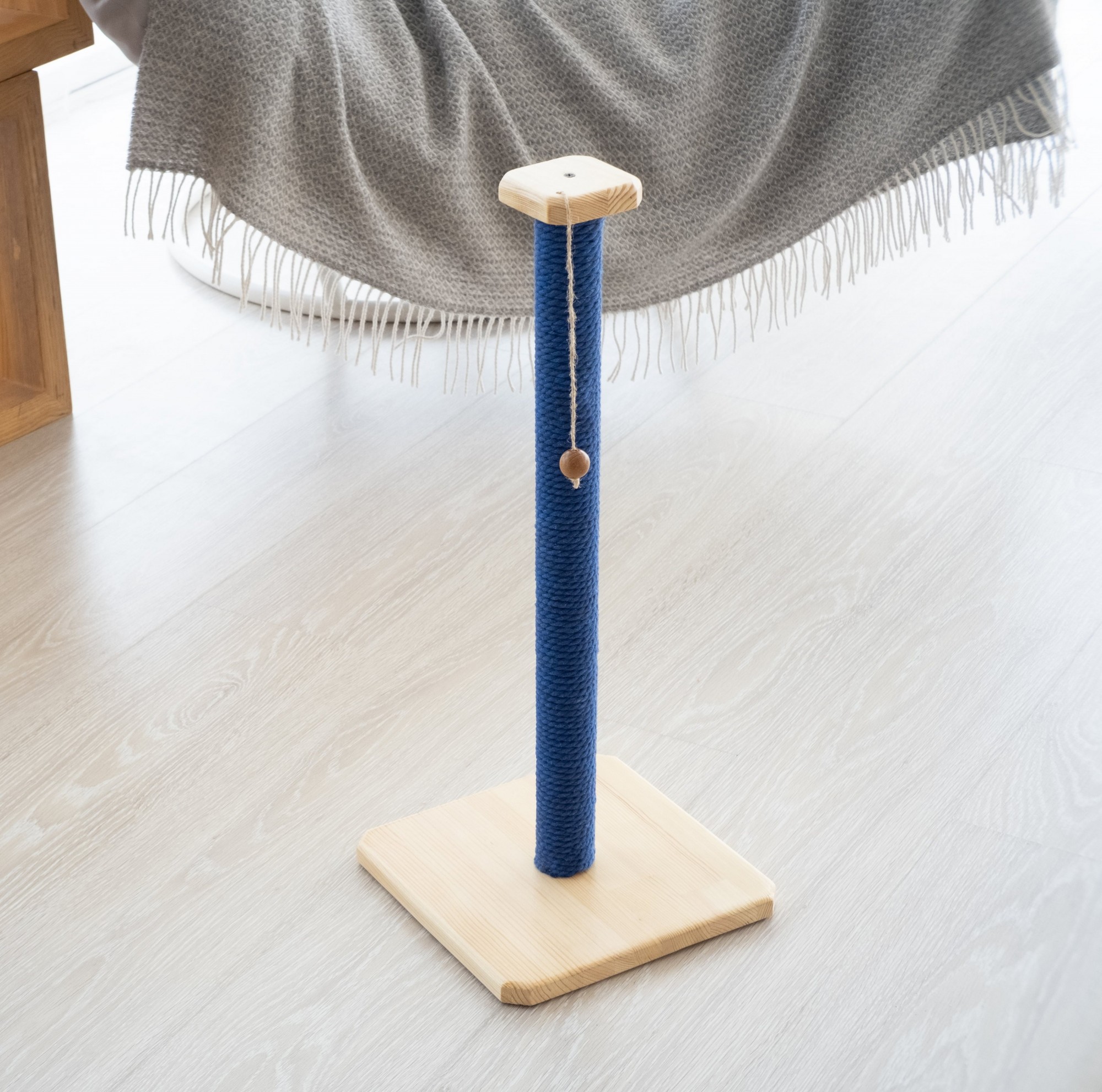 

Когтеточка столбик Pets Lounge Little Blue, высота 55 см