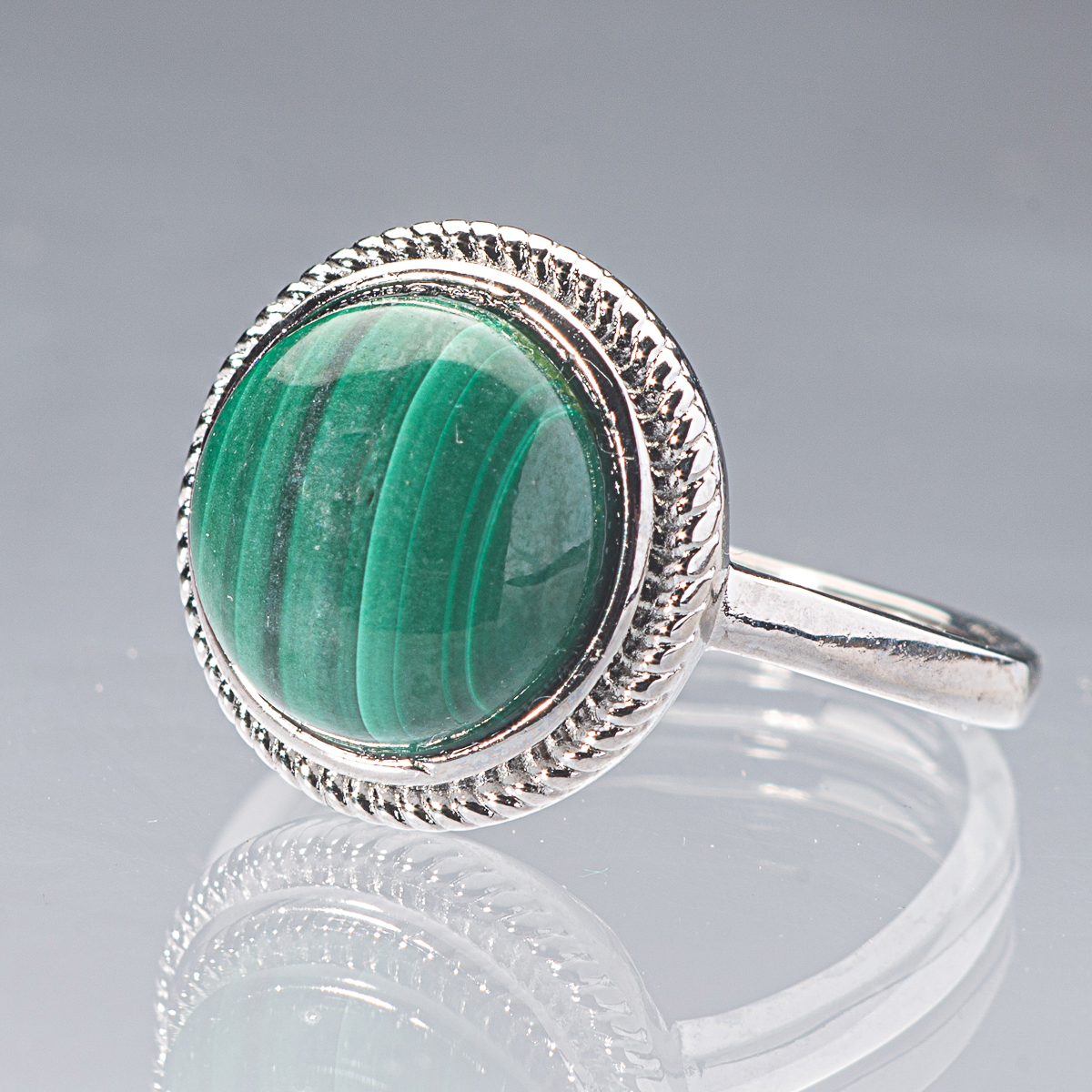 

Кольцо с натуральным малахитом SAMOTSVETY (5.05.20.003)