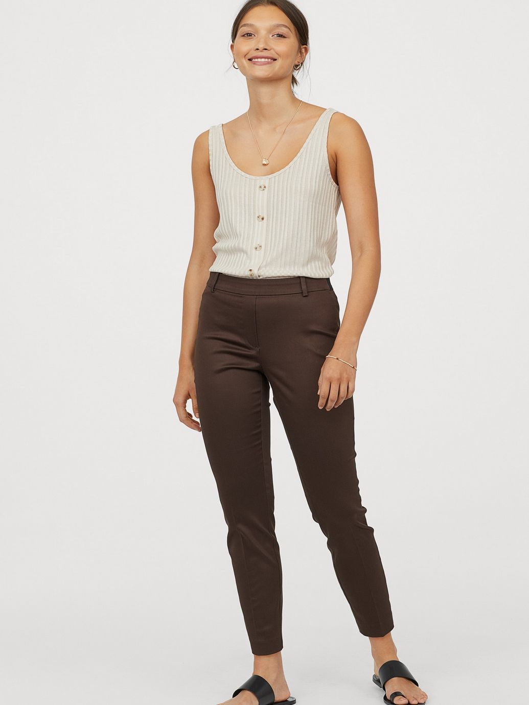 

Брюки H&M 04-0783346-0  Коричневые (СА2000001618196, Брюки H&M 04-0783346-0 32 Коричневые (СА2000001618196)