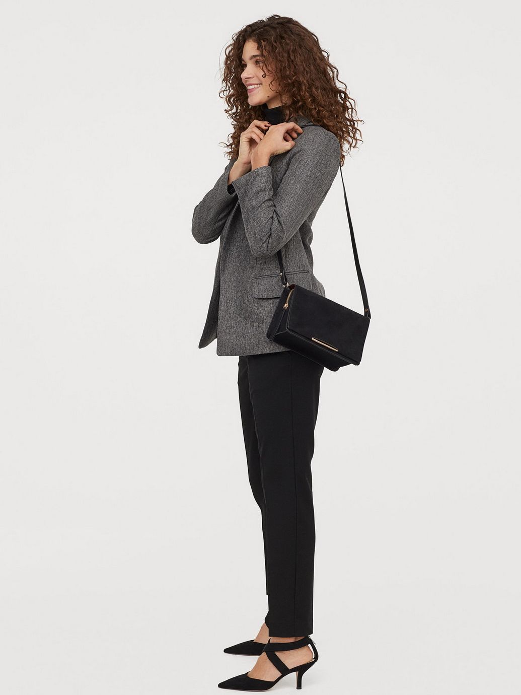 

Брюки H&M 06-0695545-9  Черные (СА2000001651698, Брюки H&M 06-0695545-9 38 Черные (СА2000001651698)