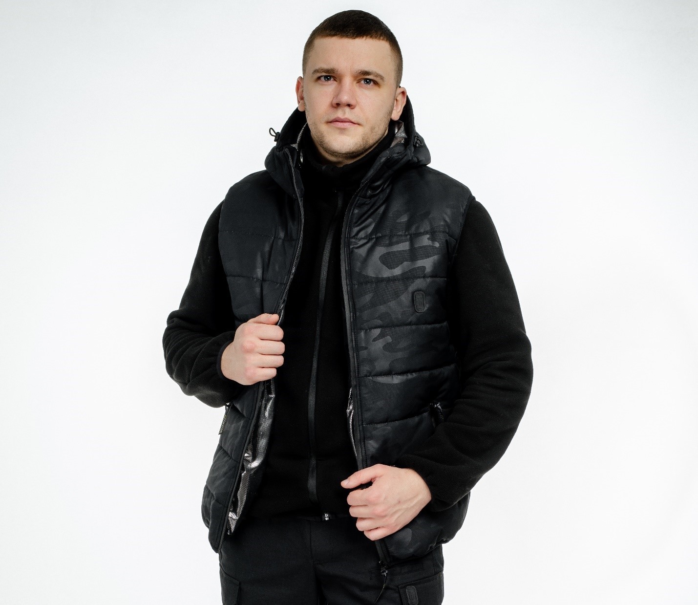 

Жилет ULTIMATUM OMNI-HEAT черный 46р