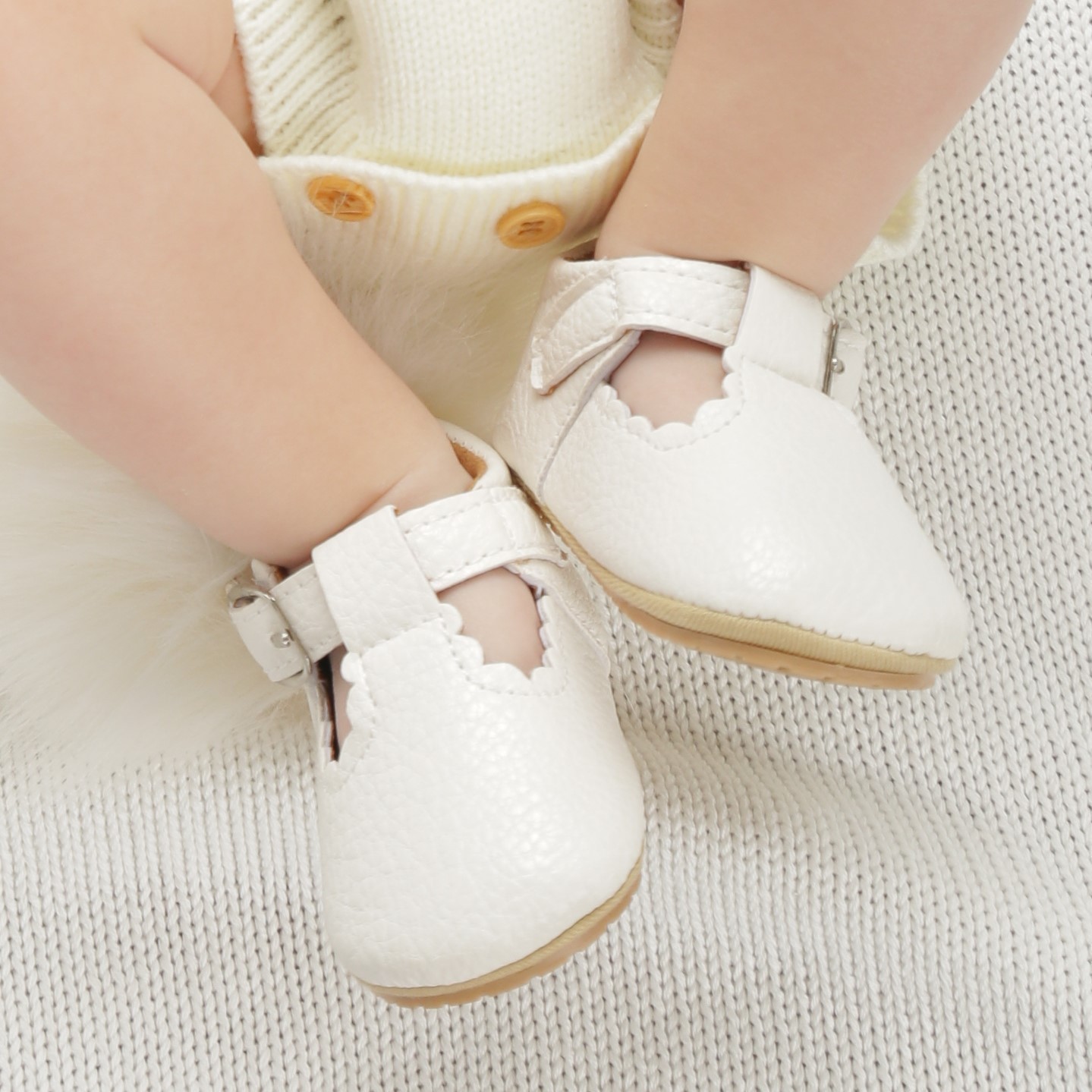 

Пинетки детские Cathery Baby белого цвета размер 6-12 мес., размер 11,5 см