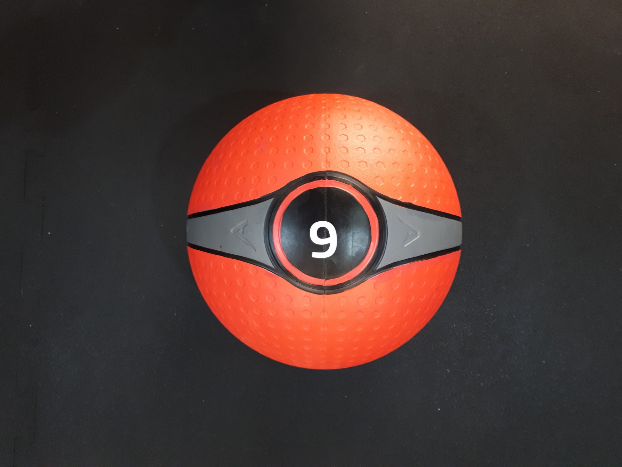 

Медбол (медичний м'яч) 9 кг.