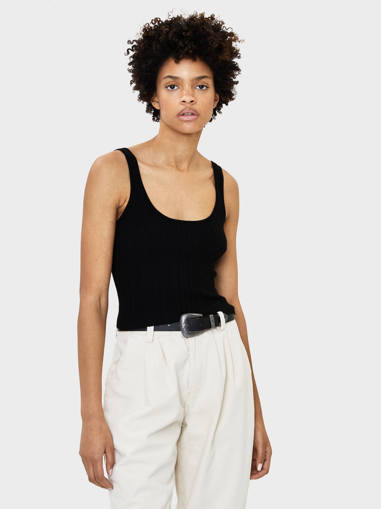 

Топ Bershka 08759546800 S Черный