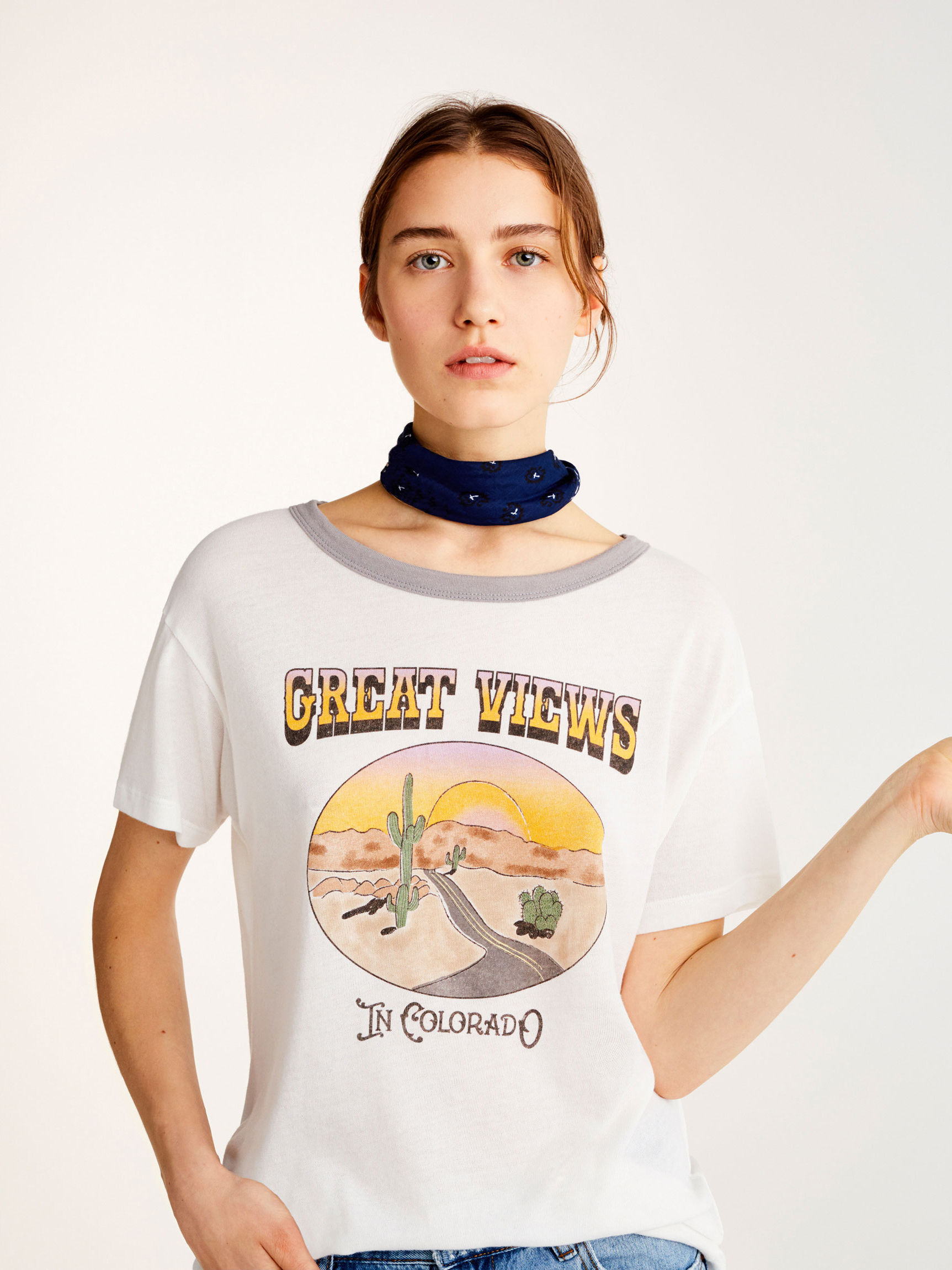 

Футболка Pull & Bear 09236347712 M Принт
