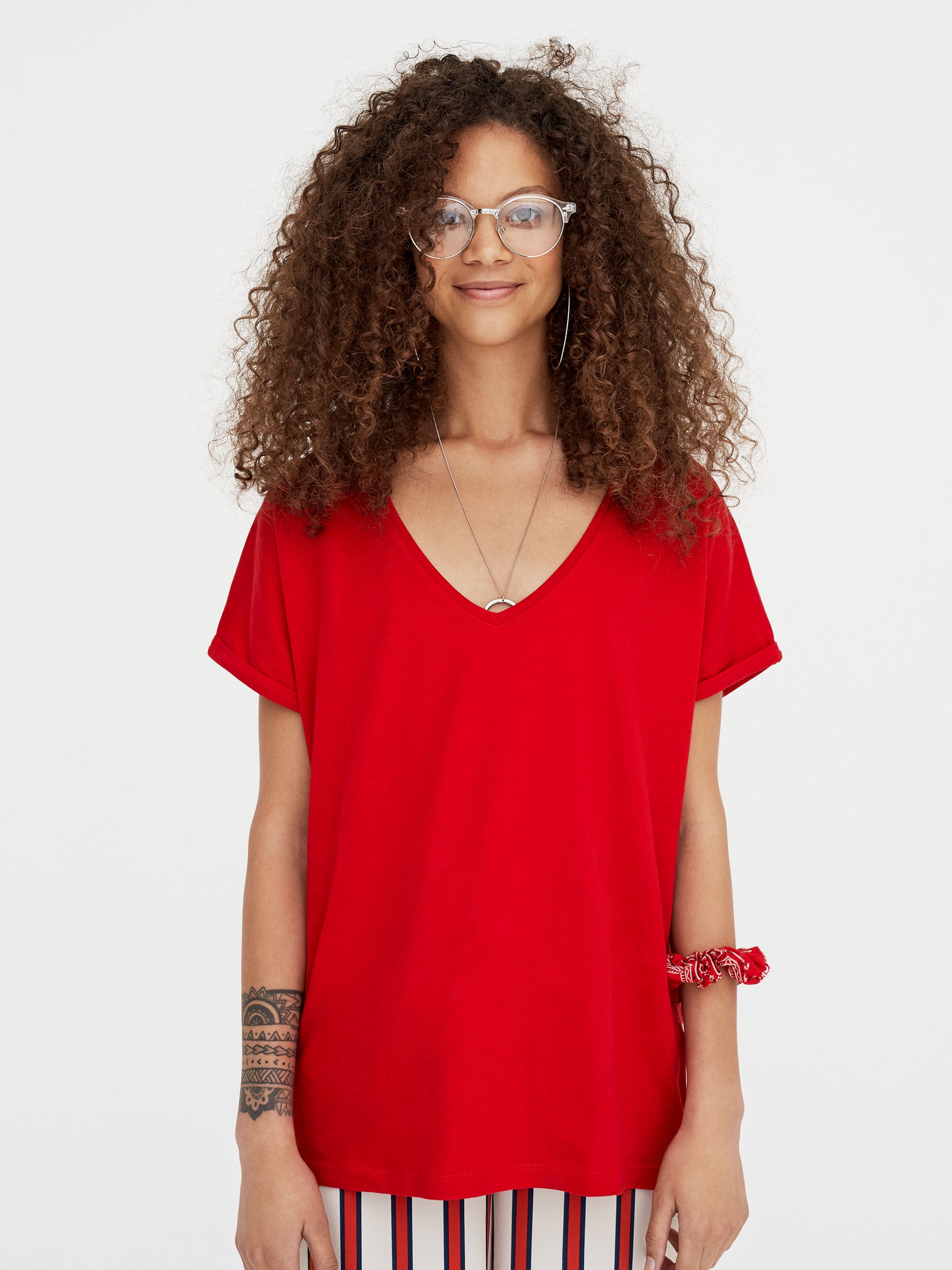 

Футболка Pull & Bear 09238329600 M Красная