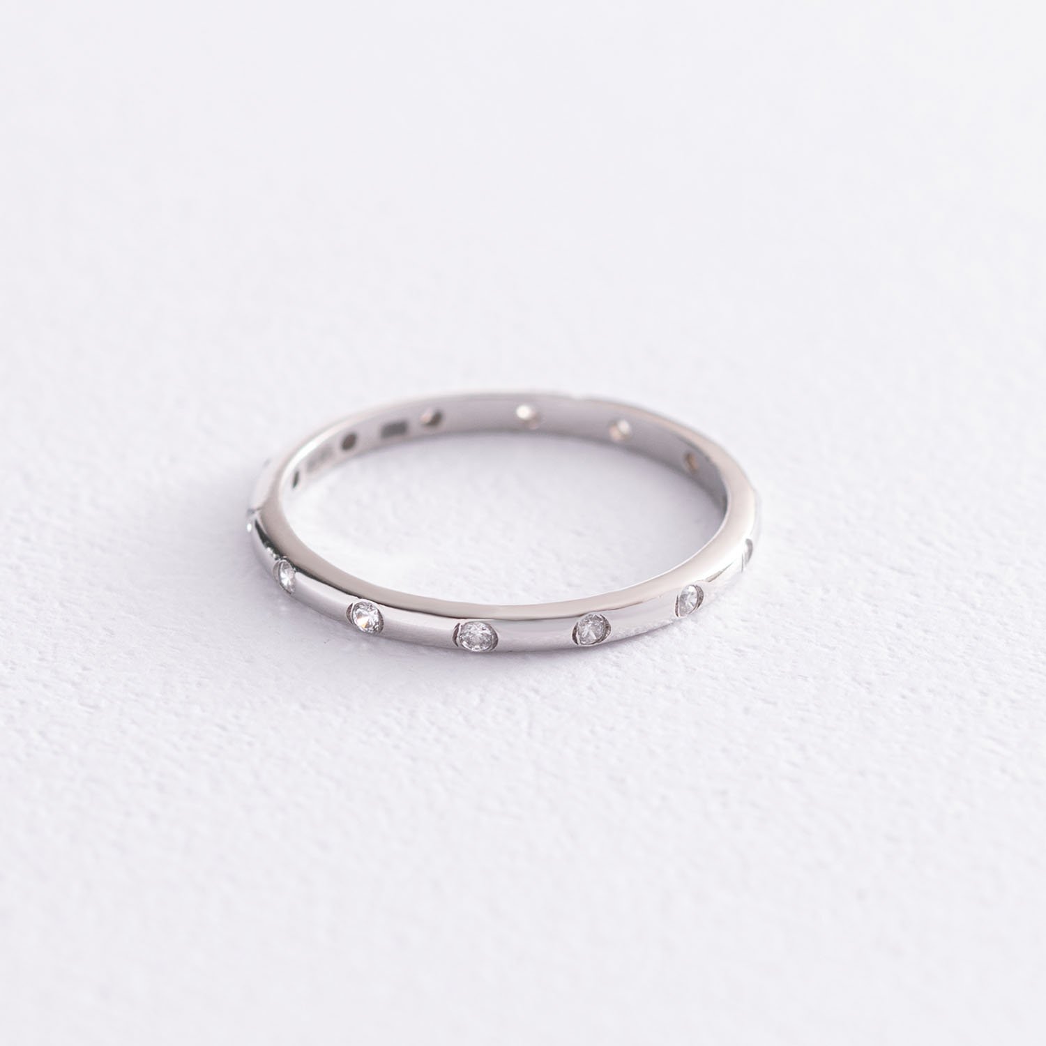 

Серебряное кольцо с фианитами 3898 Оникс 16