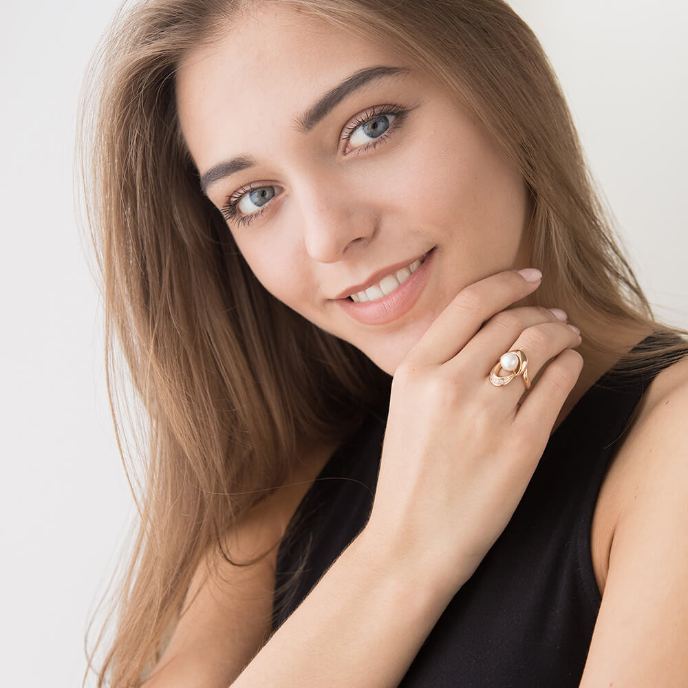 

Кольцо с жемчугом и фианитами к00495 Оникс 17