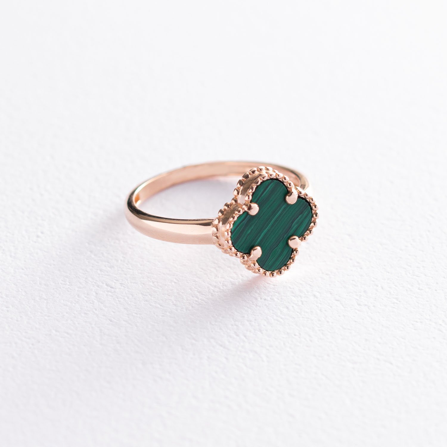 

Кольцо "Клевер" в красном золоте (малахит) к06687 Оникс 17.5