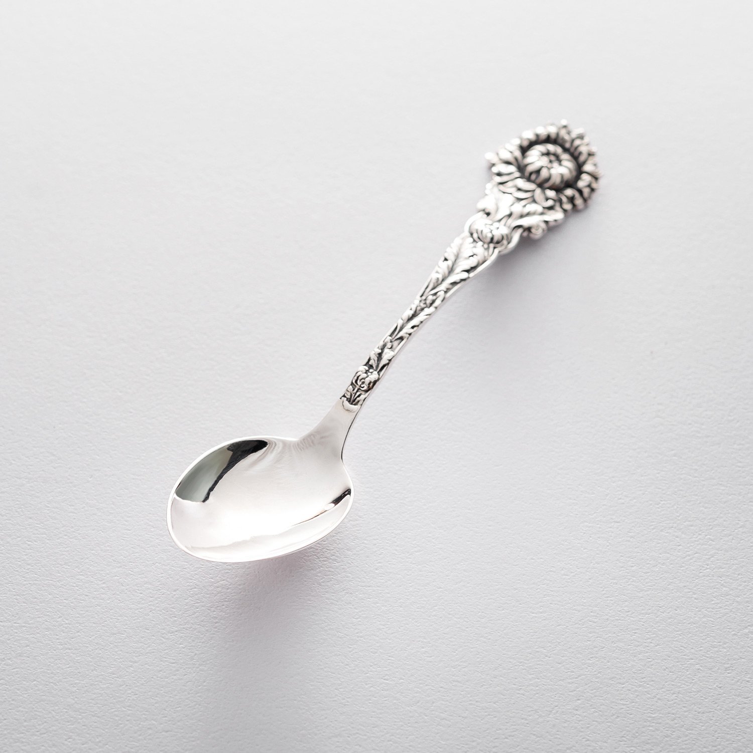 

Чайная ложка с цветочком 24034 Оникс