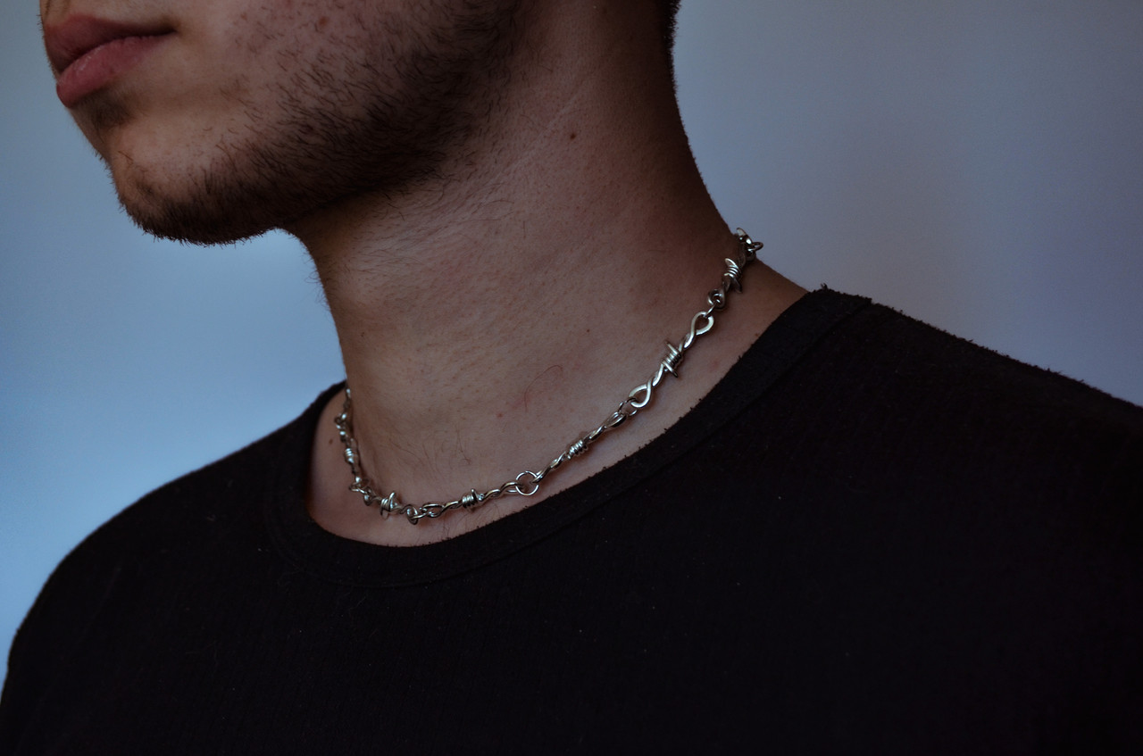 

Цепочка-подвеска в форме колючей проволоки «Barbed Wire» от Chains Factory