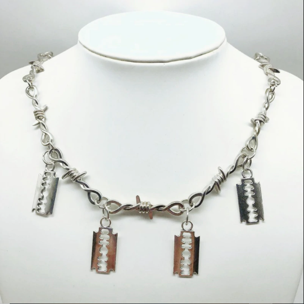 

Цепочка на шею в форме колючей проволоки с лезвиями «‎BARBWIR BLADE» от Chains Factory