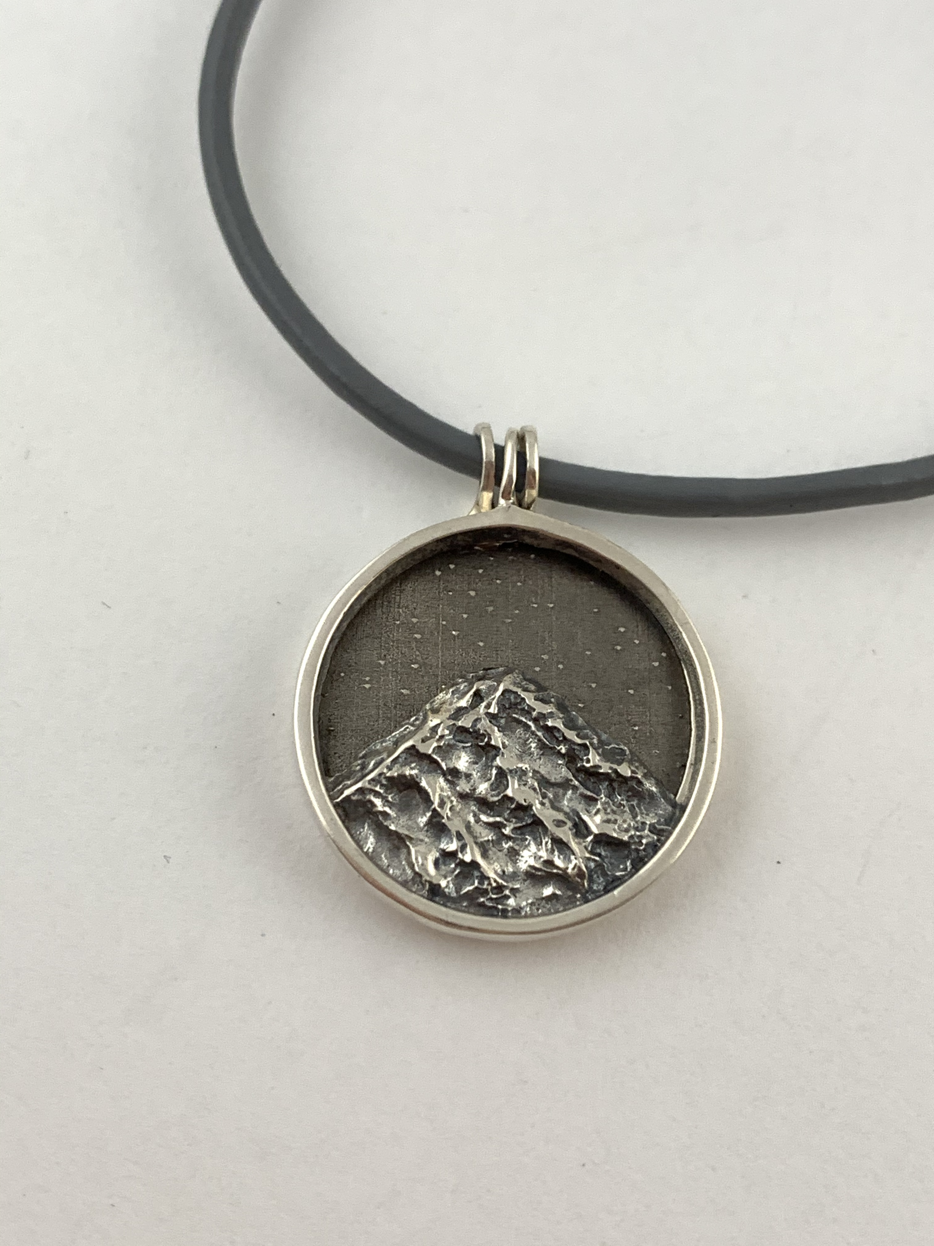 

Серебряный кулон Travel jewelry Казбек 925° двойной с чернением