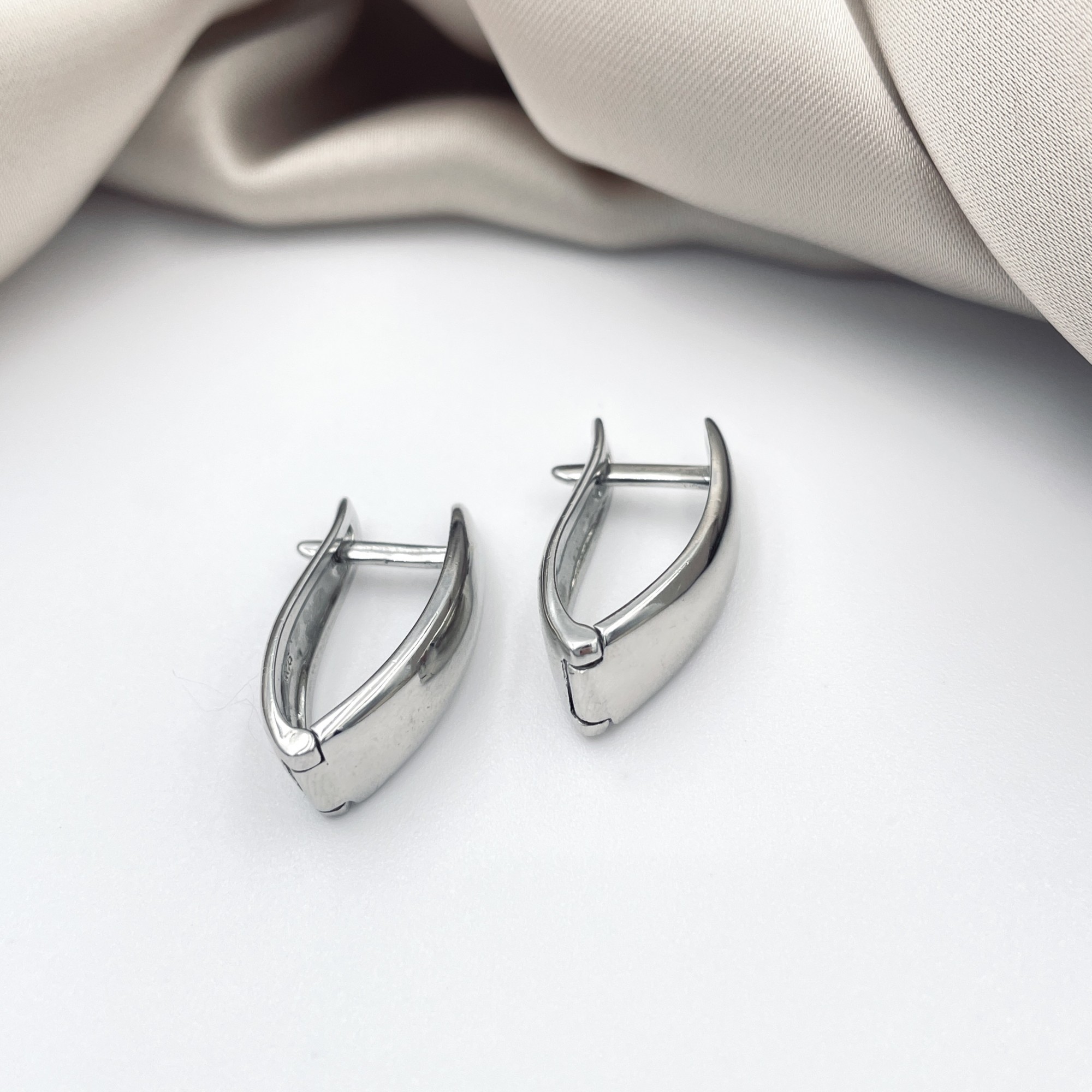 

Сережки срібні Катріс Top Silver 5.6 г 00021