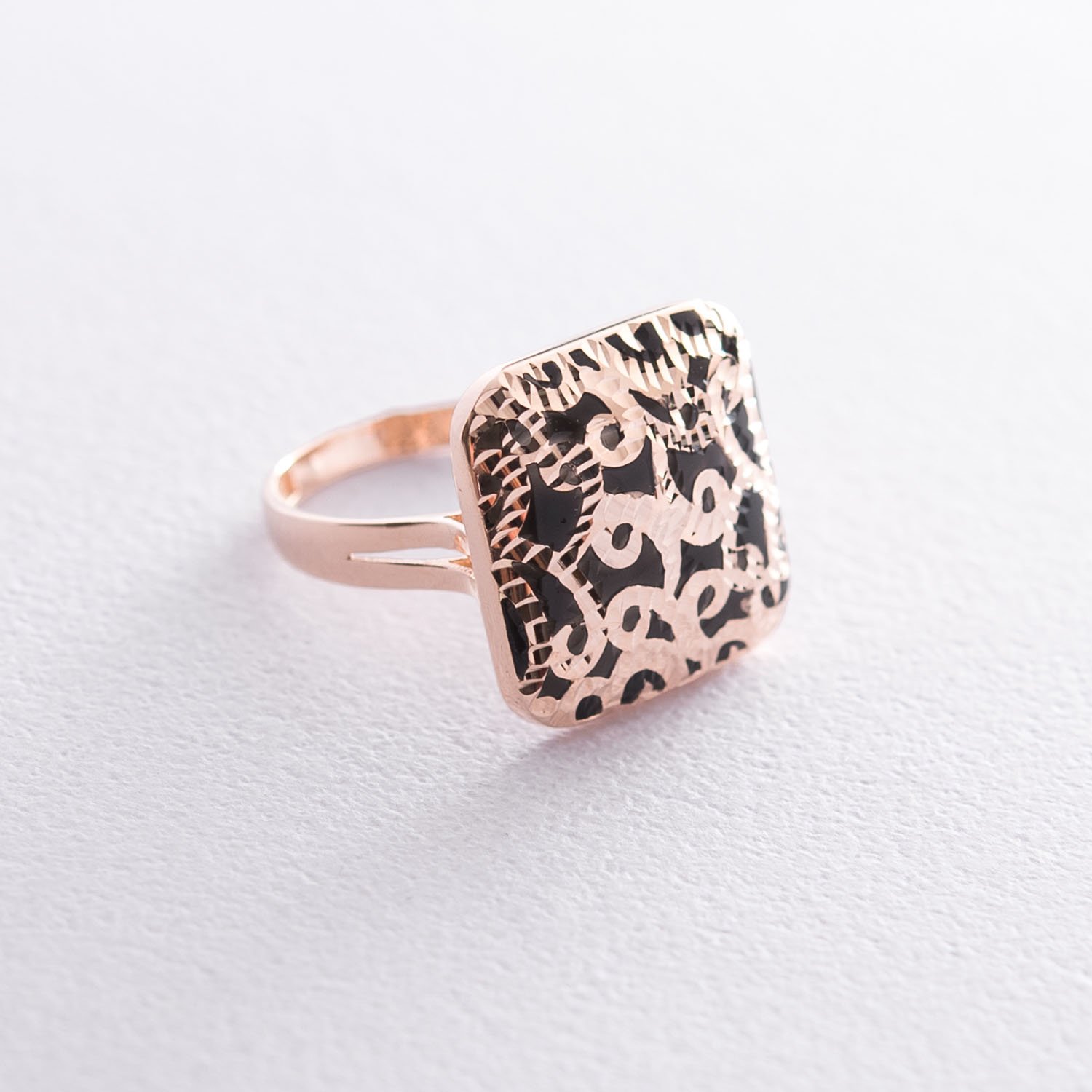 

Золотое кольцо с эмалью к05651 Оникс 15