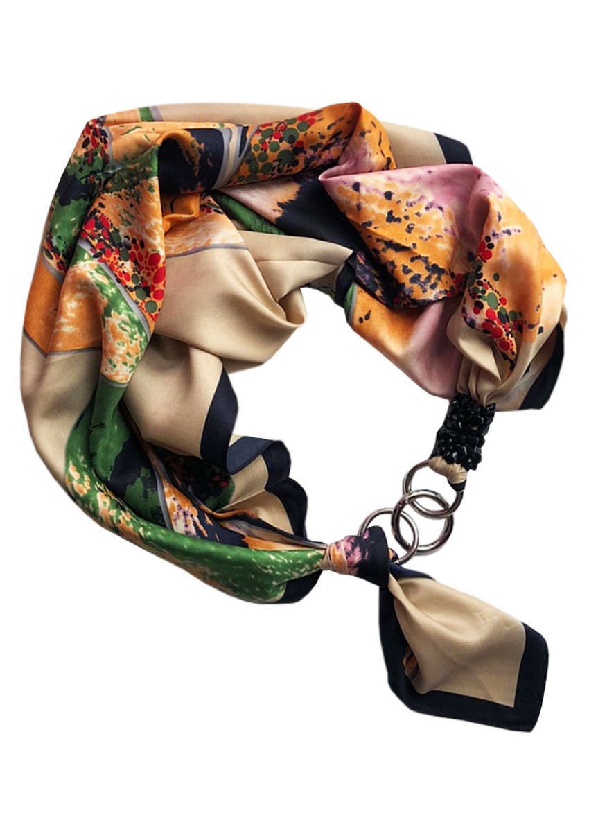 

Платок MyScarf атласный бежевый с принтом и камнями