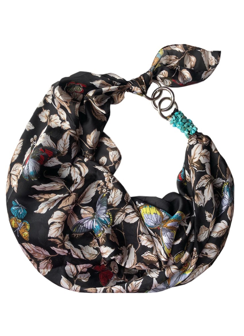 

Платок MyScarf атласный черный с принтом бабочки и с камнями
