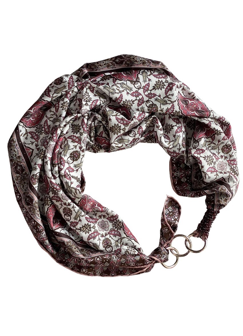 

Платок MyScarf шелковый с принтом и камнями "Восточная роза"