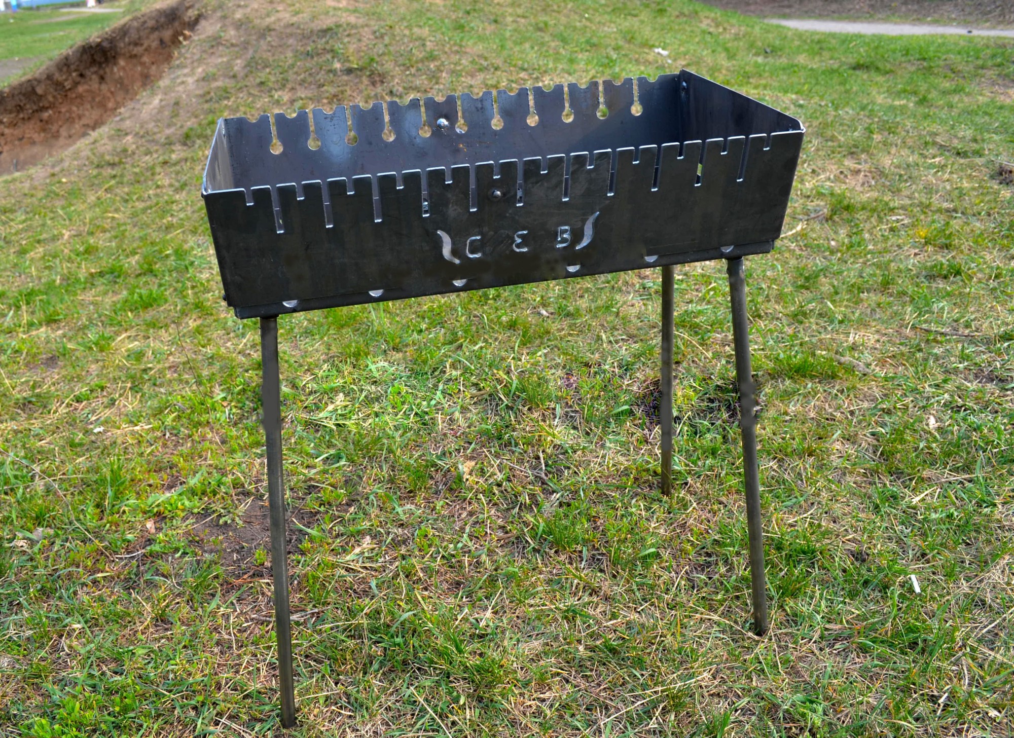 

мангал чемодан складной на 12 шампуров толщина 3 мм