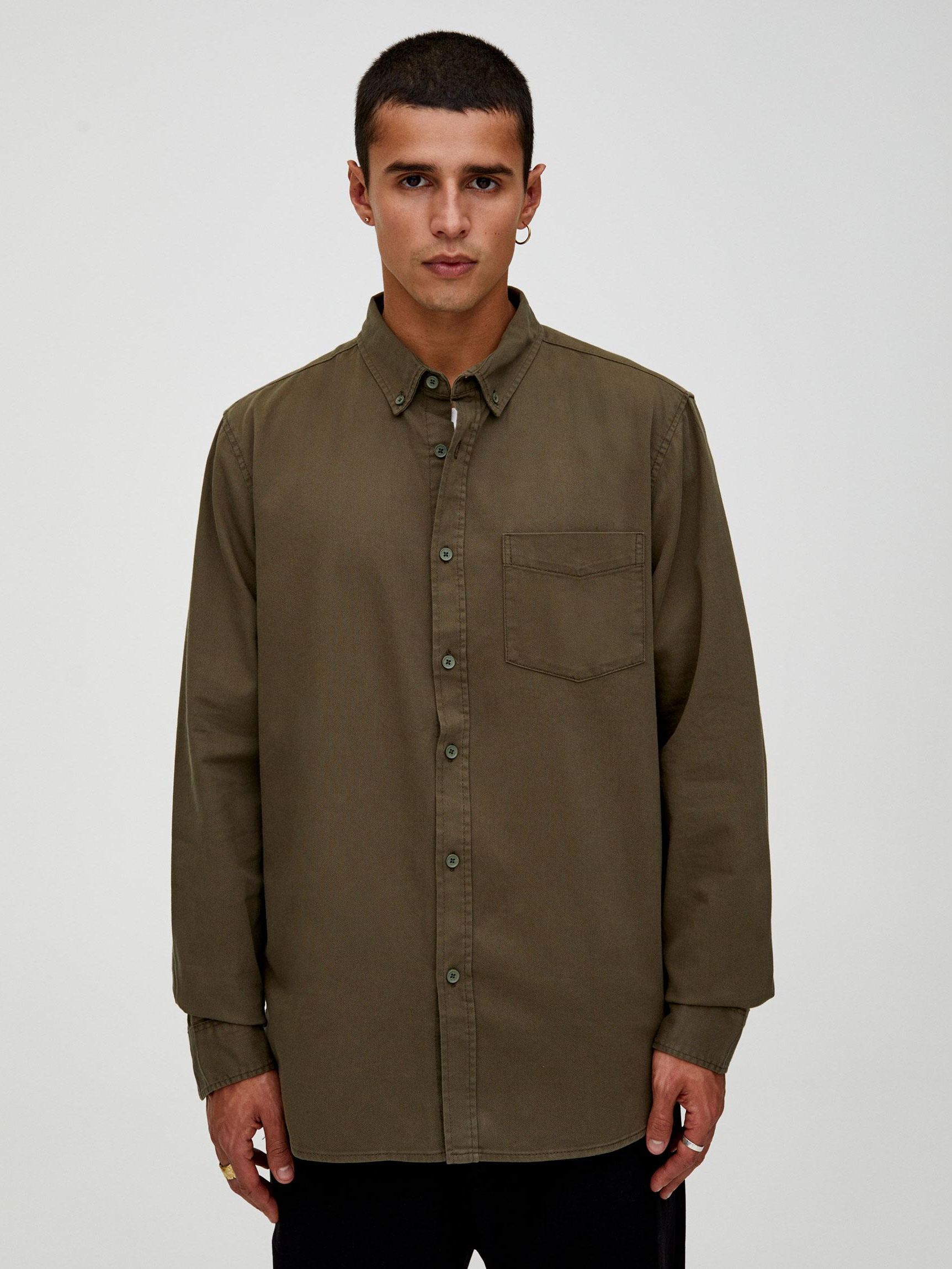 

Рубашка джинсовая Pull & Bear 9474/552/505-ACXO L Темно-зеленая