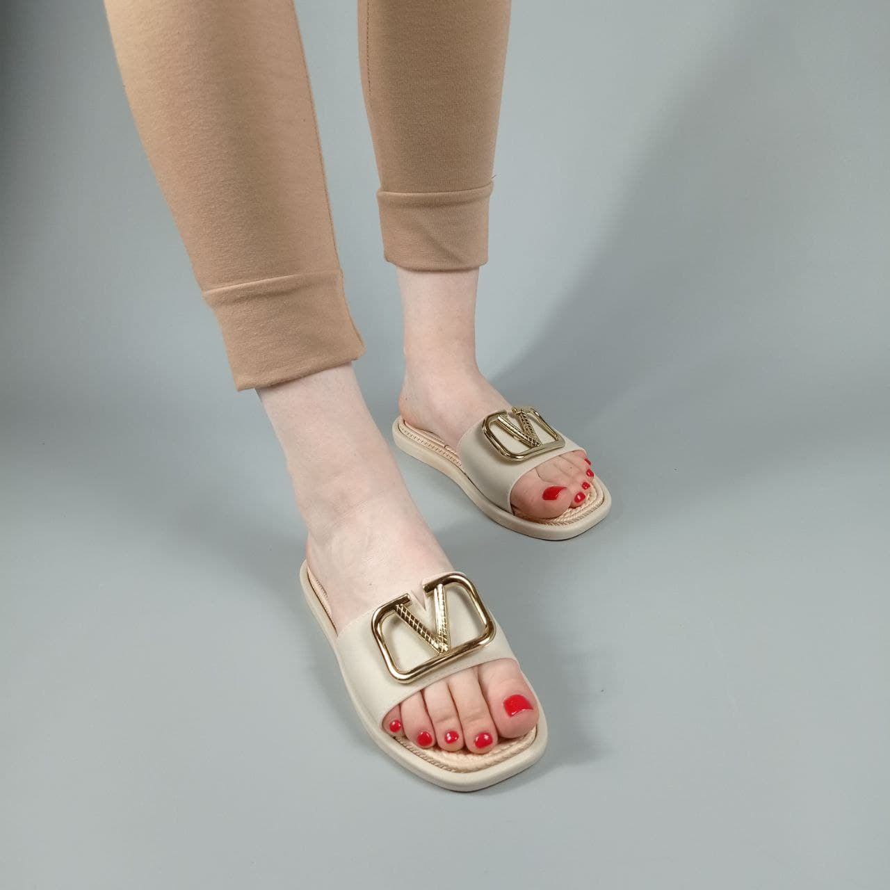 

Шлепанцы Fashion 986 BEIGE 40 Бежевый