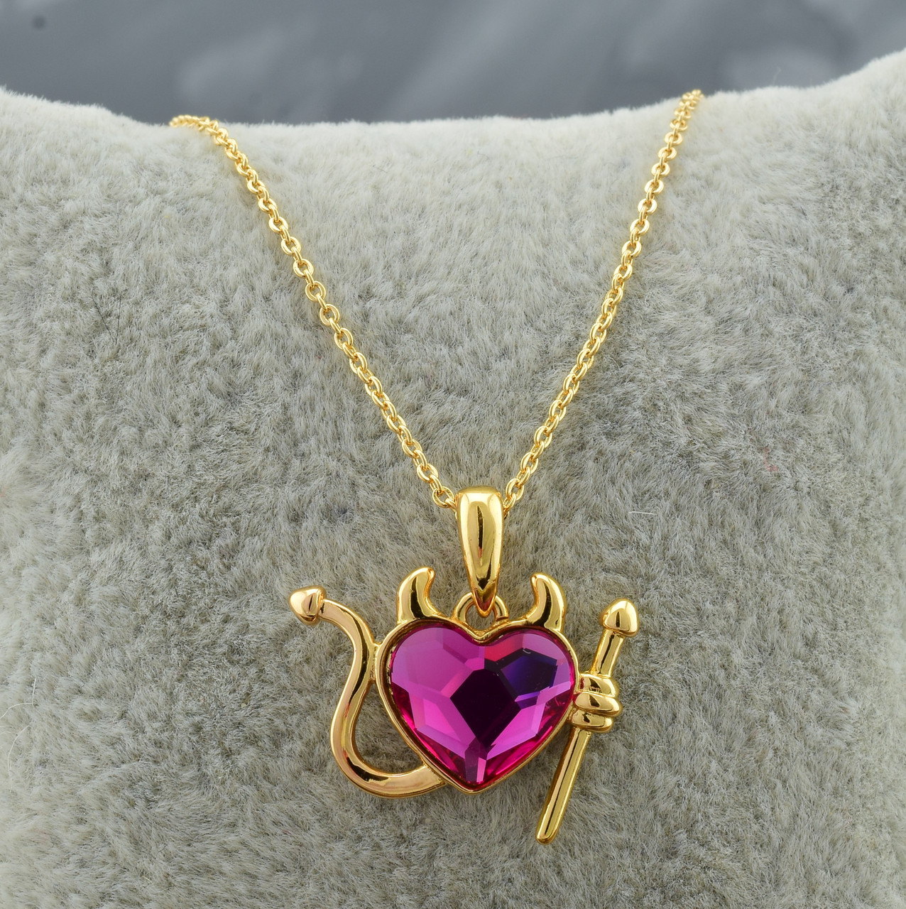 

Колье Xuping с кристаллами Swarovski 87102 размеры 40 + 6х0.1 см кулон 18х15 мм цвет розовый позолота 18К