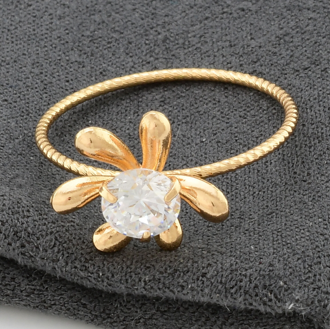 

Кольцо Xuping 15512 белый фианит позолота 18К16