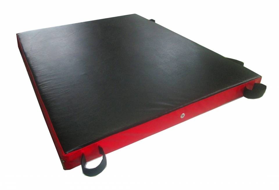 

Мат с липучками для шведской стенки 100*100*8 (чёрный с красными боками, кожвинил) ТМ Уют Спорт