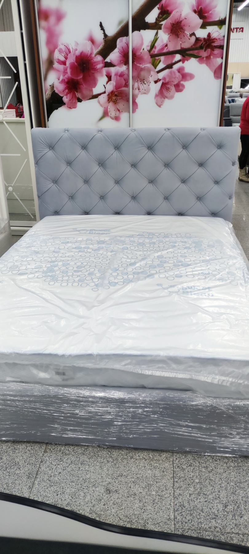 

Полуторная кровать с мягким изголовьем Велюр 140x200 ткань серого цвета Viorina-Deko (без каркаса и матраса)