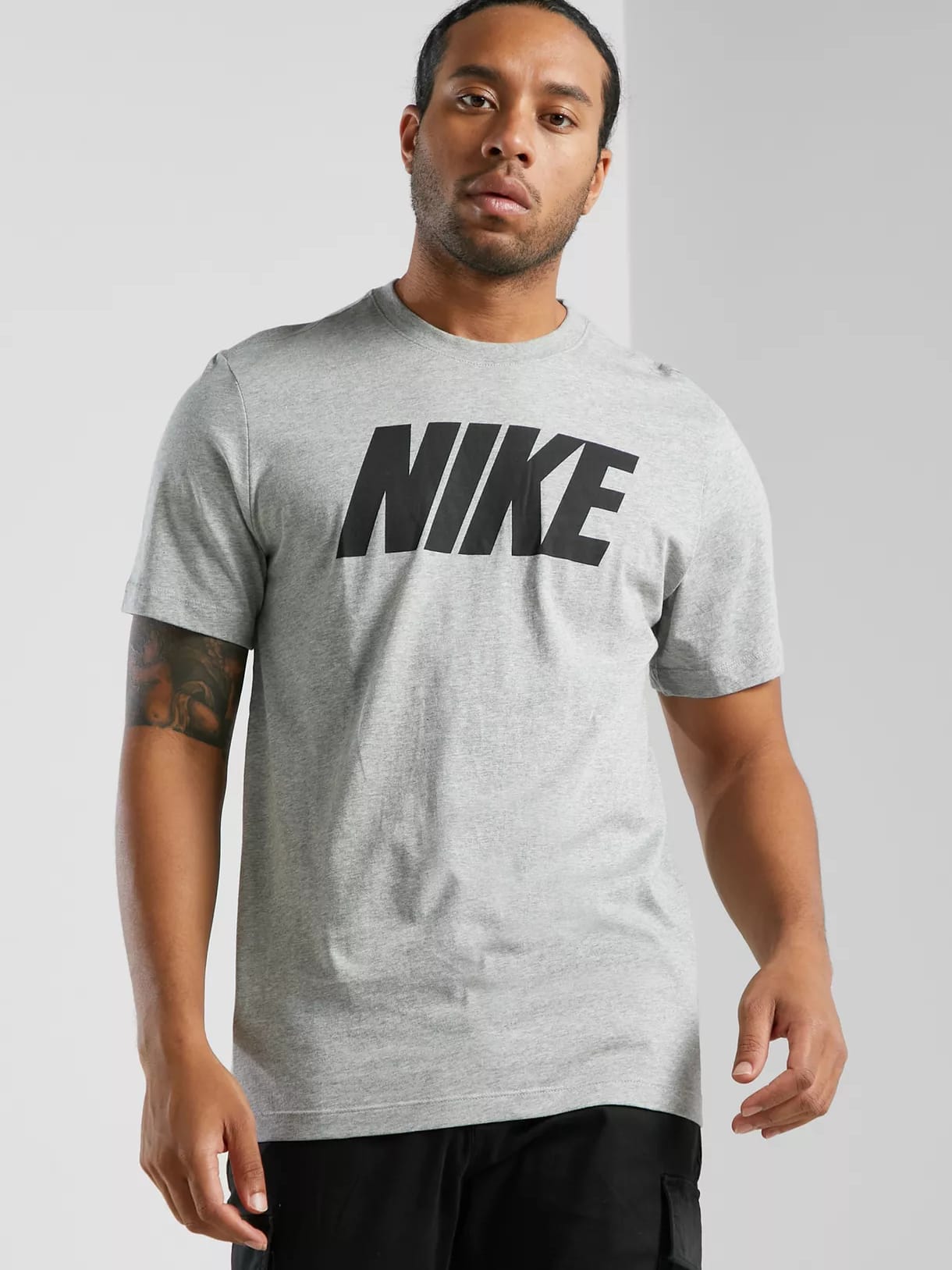 

Футболка Nike M Nsw Tee Icon Block DC5092-063 XL Светло-серая