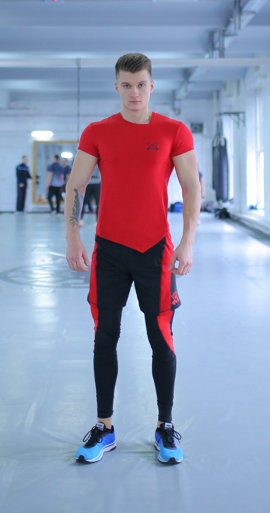

Мужской спортивный комплект fitU Splay red 3.0  Красно-черный, Мужской спортивный комплект fitU Splay red 3.0 XL Красно-черный