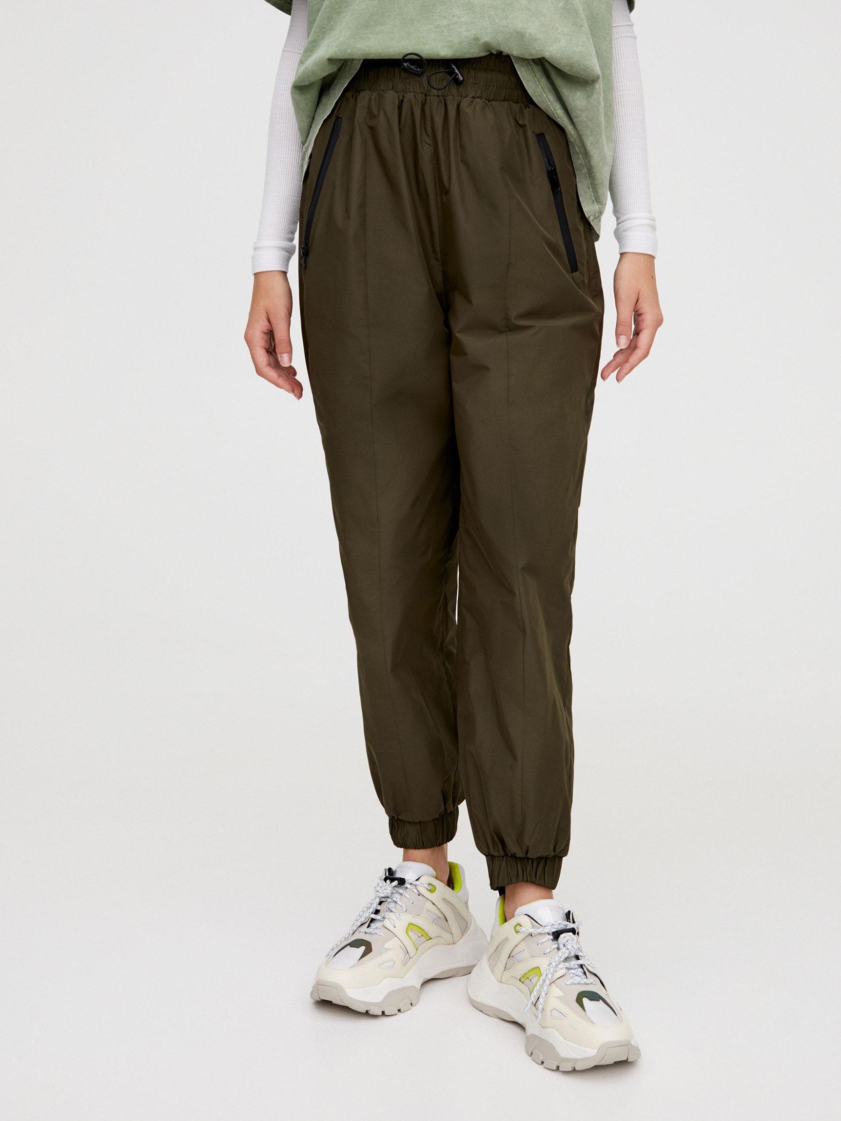 

Спортивные штаны Pull & Bear 9670/302/505-ACUW XS Зеленые