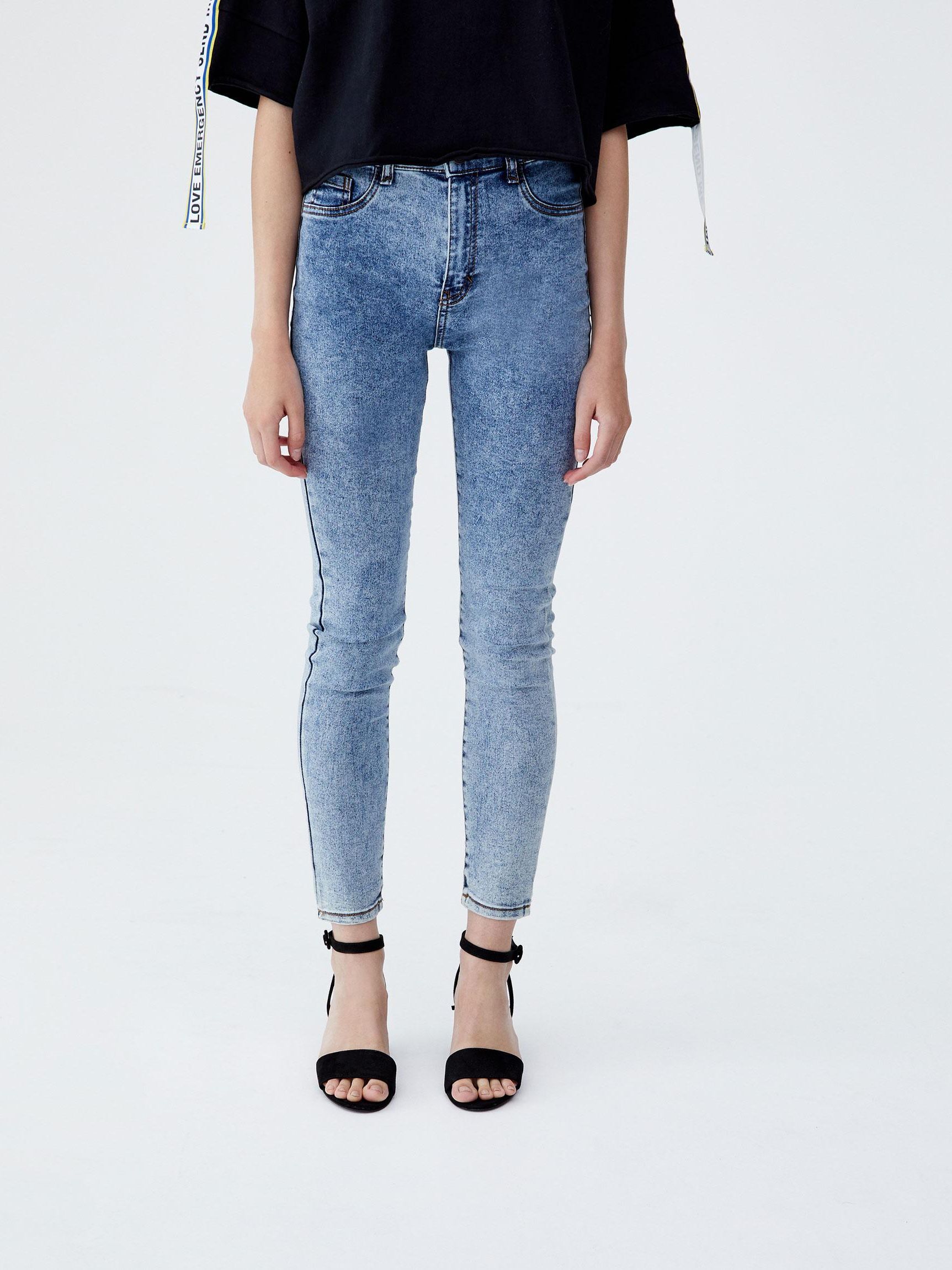 

Джинсы Pull & Bear 9685/309/400-AAVW 36 Синие с голубым