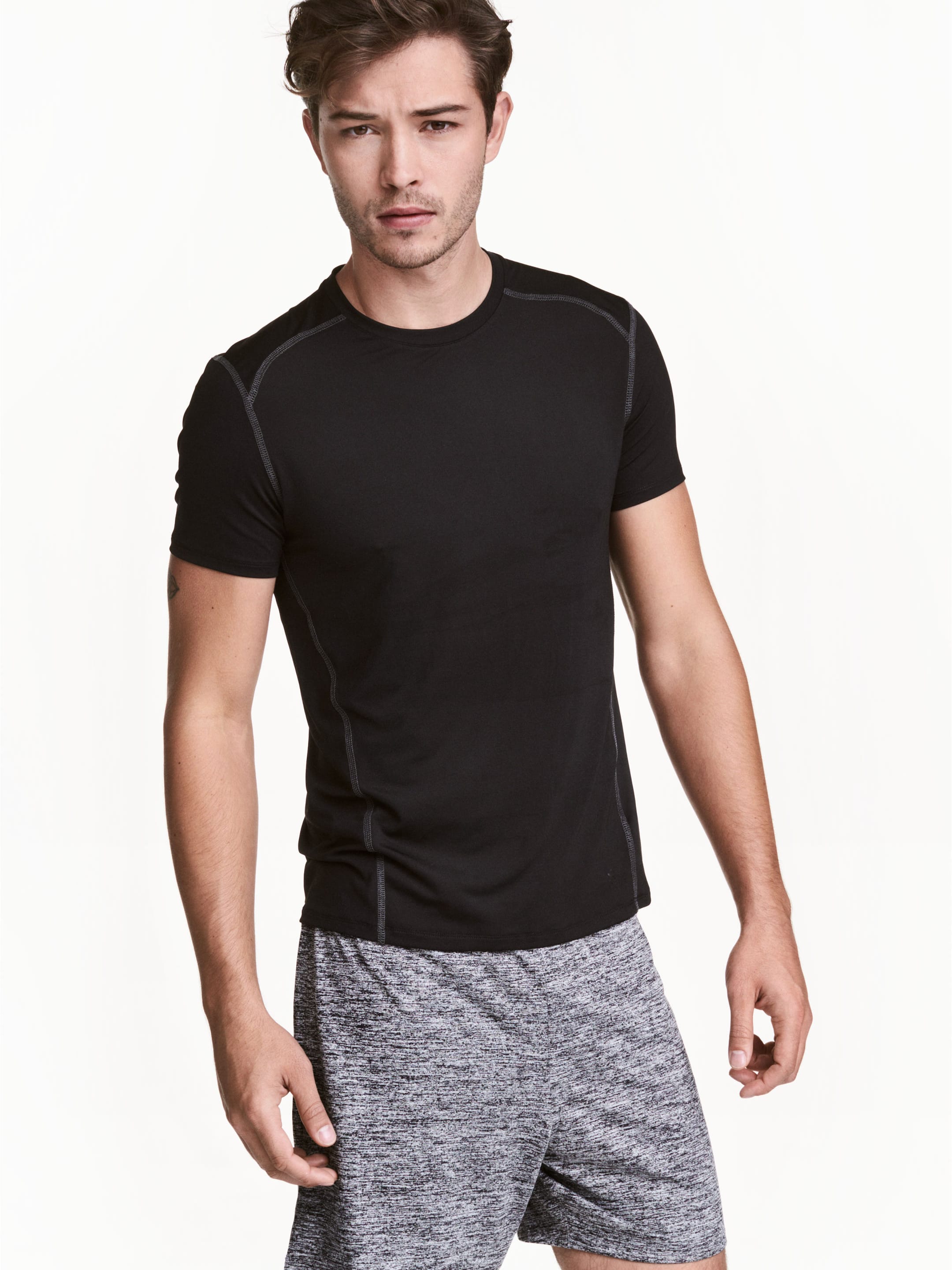 

Футболка H&M Sport 4491236-AAAD XS Черная