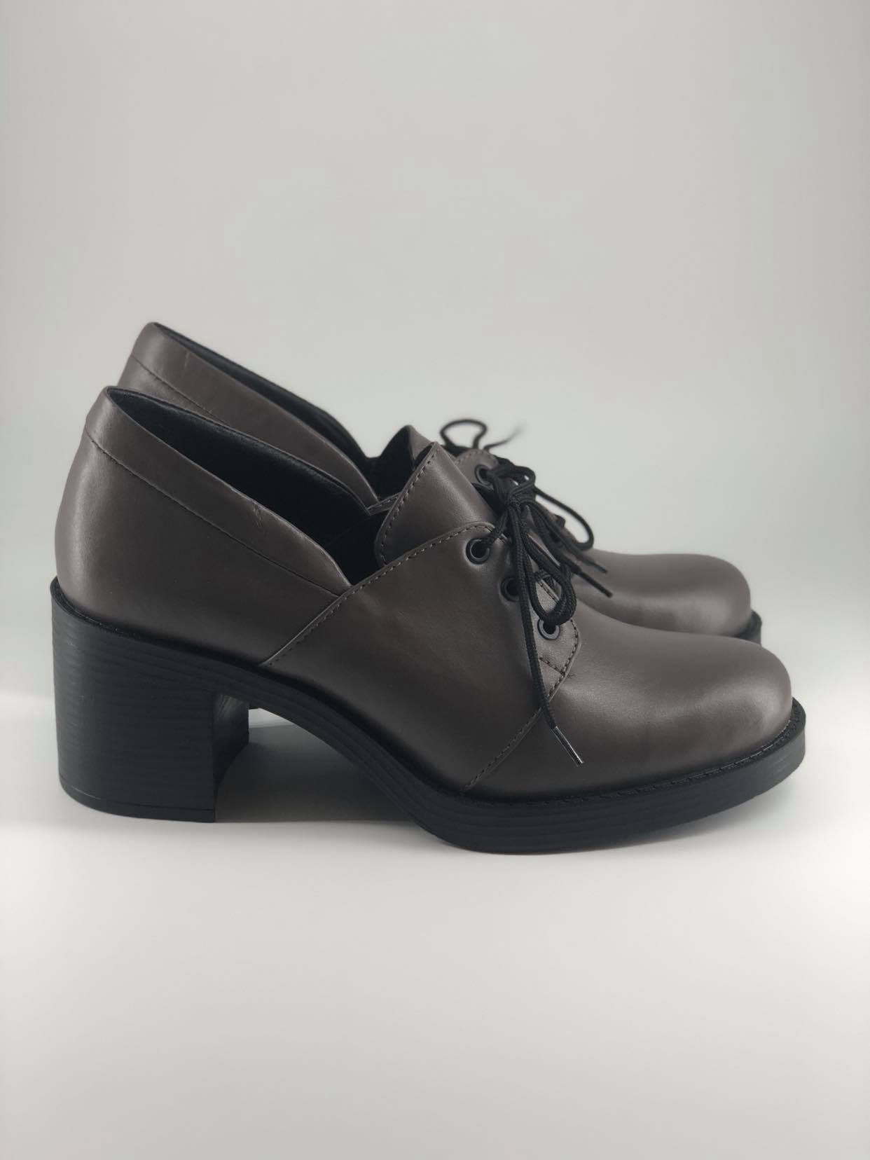 

Женские туфли ILONA 925/615 кожа 41 р. 26,5 см. антрацитовые